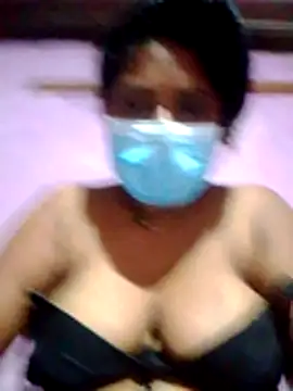 Snapshot of boosypussy chatting on 05/17/26, 03:34 boosypussy online show from 05/17/26, 03:34