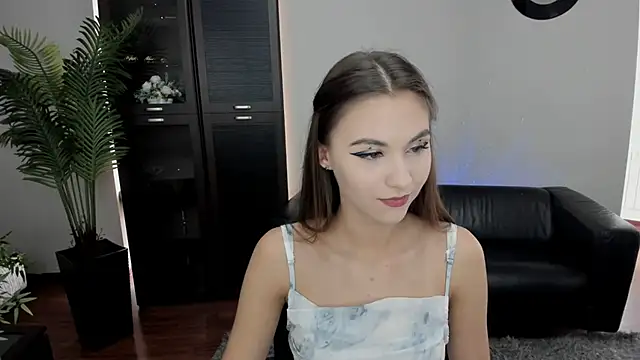 Snapshot of EllaCurtis chatting on 10/07/25, 11:44 EllaCurtis online show from 10/07/25, 11:44