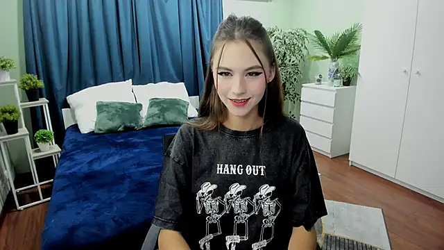 Snapshot of EllaCurtis chatting on 09/27/25, 11:05 EllaCurtis online show from 09/27/25, 11:05