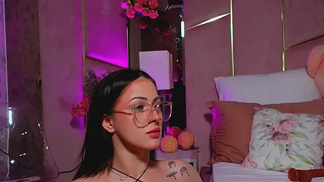 LucyLextonX online show from 04/07/26, 02:57