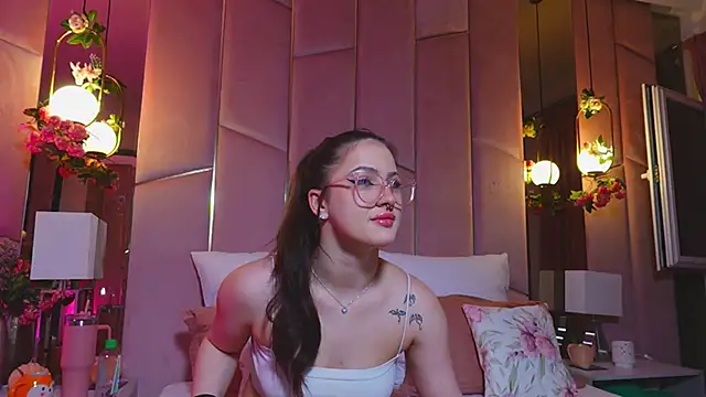 LucyLextonX online show from 03/19/26, 08:53