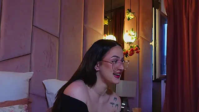 LucyLextonX online show from 03/30/26, 04:36