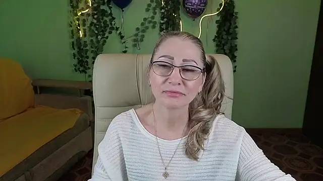 Snapshot of Habibi_Honeyy chatting on 09/13/25, 04:56 Habibi Honeyy online show from 09/13/25, 04:56