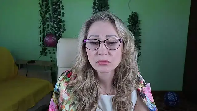 Snapshot of Habibi_Honeyy chatting on 10/01/25, 11:03 Habibi Honeyy online show from 10/01/25, 11:03