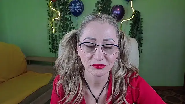 Snapshot of Habibi_Honeyy chatting on 09/11/25, 12:05 Habibi Honeyy online show from 09/11/25, 12:05