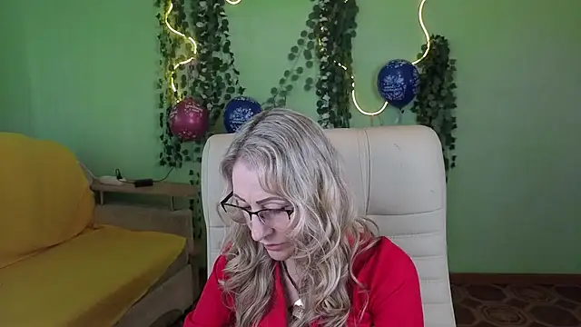 Snapshot of Habibi_Honeyy chatting on 09/24/25, 11:06 Habibi Honeyy online show from 09/24/25, 11:06