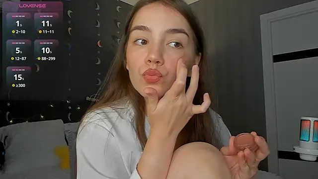 Snapshot of sweete_chantal chatting on 07/18/26, 08:28 sweete chantal online show from 07/18/26, 08:28