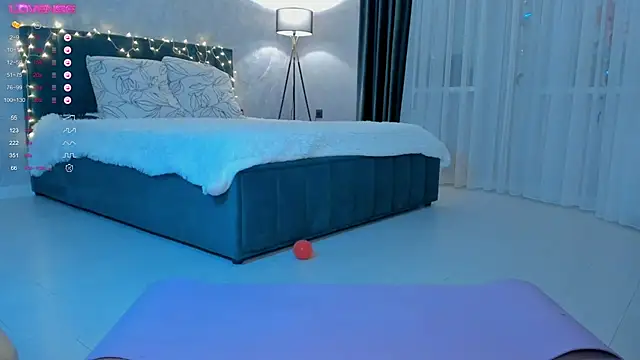 sweete chantal online show from 10/30/25, 05:21