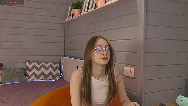 Vikki wyye online show from 10/04/25, 03:19