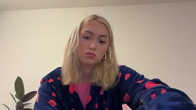 Kitty Swetty online show from 10/04/25, 07:04