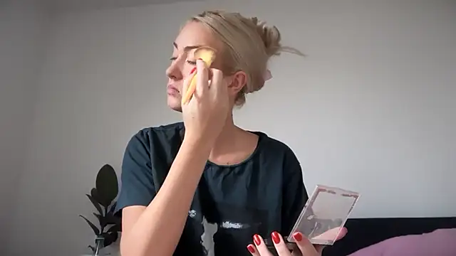 Kitty Swetty online show from 10/13/25, 11:45