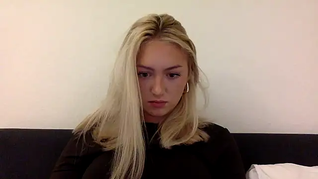 Kitty Swetty online show from 09/21/25, 08:36