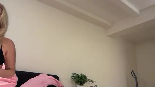 Kitty Swetty online show from 02/03/26, 07:19