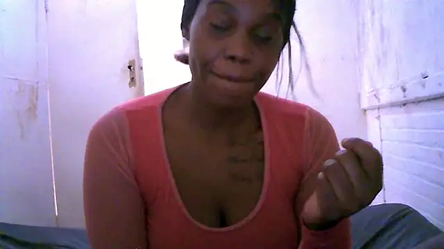 Snapshot of Seductivepreg69 chatting on 03/18/26, 01:13 Seductivepreg69 online show from 03/18/26, 01:13