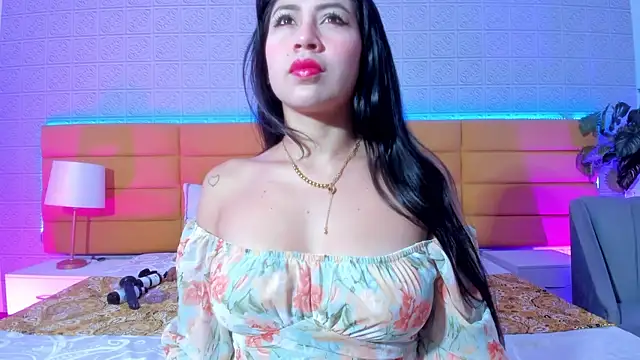 Snapshot of KamileBlake chatting on 02/05/26, 04:41 KamileBlake online show from 02/05/26, 04:41