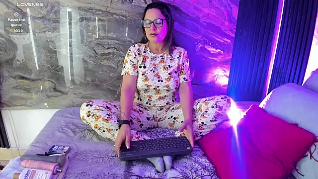 Agatha Pleasure online show from 01/07/26, 11:48