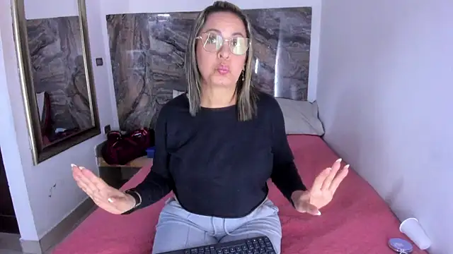 Snapshot of Agatha_Pleasure chatting on 05/20/26, 11:51 Agatha Pleasure online show from 05/20/26, 11:51