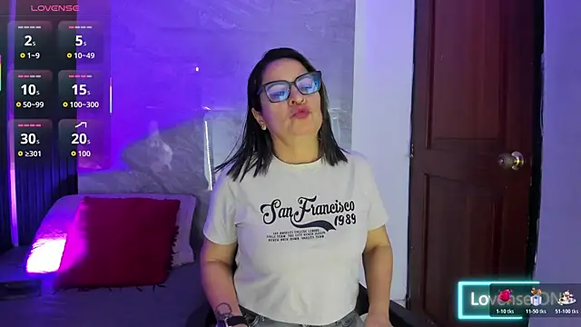 Agatha Pleasure online show from 12/17/25, 11:48