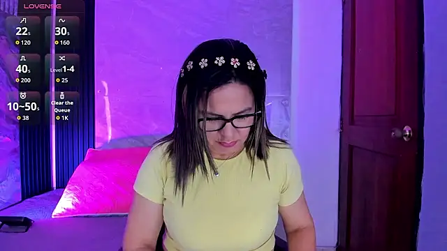 Agatha Pleasure online show from 03/04/26, 12:02