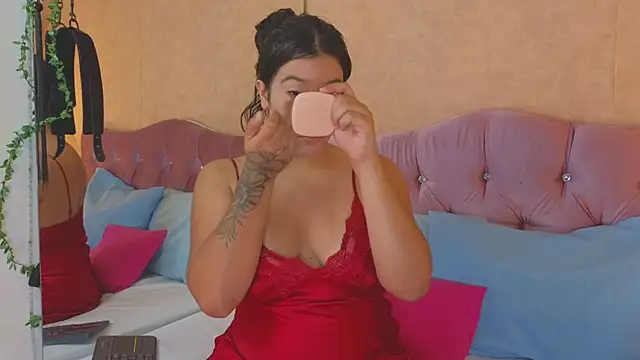 KARINAJTORRES online show from 04/04/26, 11:33