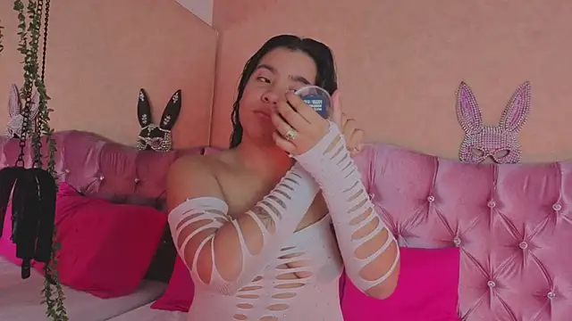 KARINAJTORRES online show from 12/05/25, 09:12