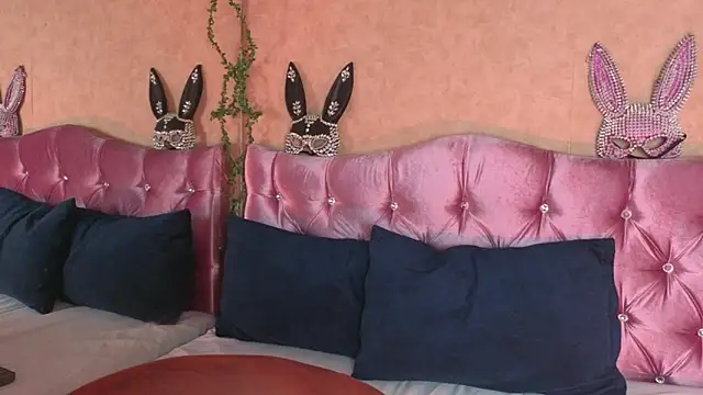 KARINAJTORRES online show from 12/17/25, 09:53