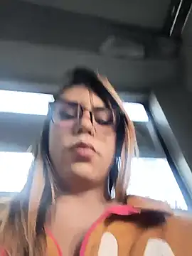 Snapshot of Daliana_Gounbolt chatting on 05/15/26, 11:41 Daliana Gounbolt online show from 05/15/26, 11:41