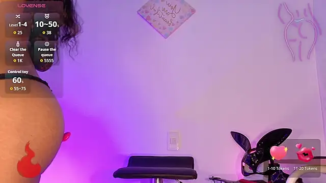 Snapshot of Barbydominant_fetish chatting on 06/18/26, 01:38 Barbydominant fetish online show from 06/18/26, 01:38