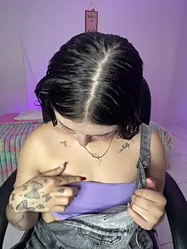 Snapshot of Celestee69 chatting on 02/19/26, 07:44 Celestee69 online show from 02/19/26, 07:44