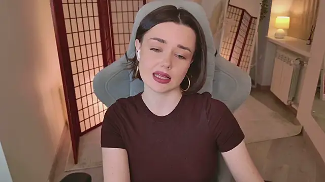 AvaFlower online show from 11/18/25, 03:15