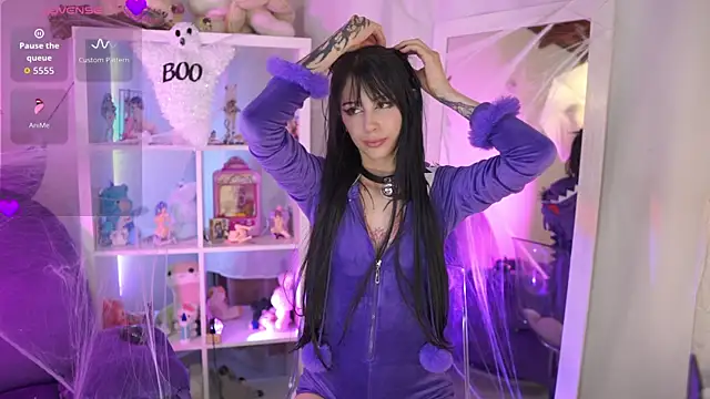 Im Garu online show from 10/31/25, 05:15