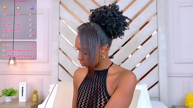Snapshot of Agatha-Adams chatting on 09/27/25, 02:01 Agatha-Adams online show from 09/27/25, 02:01