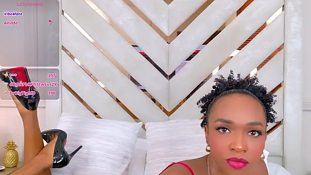 Snapshot of Agatha-Adams chatting on 10/01/25, 04:44 Agatha-Adams online show from 10/01/25, 04:44