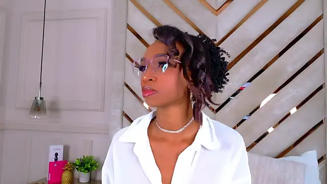 Snapshot of Agatha-Adams chatting on 11/01/25, 03:17 Agatha-Adams online show from 11/01/25, 03:17