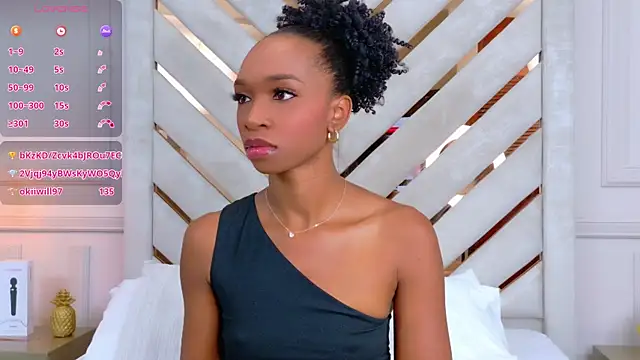 Snapshot of Agatha-Adams chatting on 09/30/25, 02:01 Agatha-Adams online show from 09/30/25, 02:01