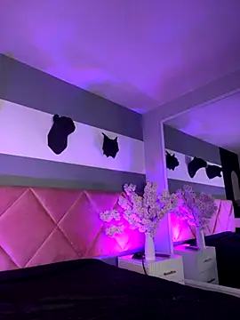 Bella Williiams online show from 11/30/25, 12:39