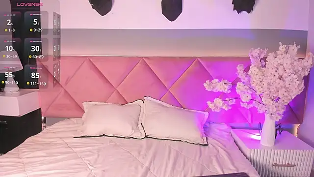 Bella Williiams online show from 11/08/25, 12:31