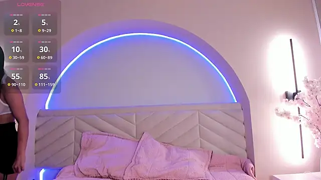 Bella Williiams online show from 04/13/26, 12:20