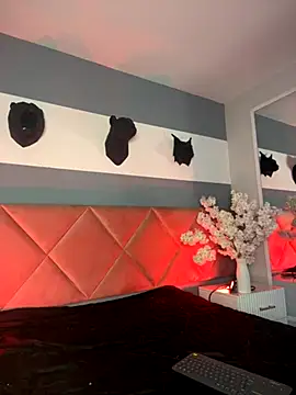 Bella Williiams online show from 12/02/25, 12:18