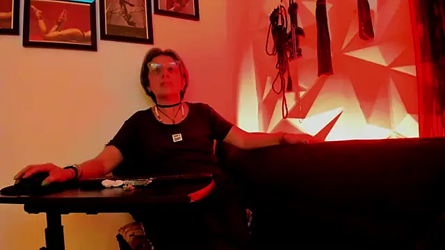 Snapshot of MistressNyx_cg chatting on 10/09/25, 02:17 MistressNyx cg online show from 10/09/25, 02:17