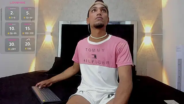 Snapshot of mateonick40 chatting on 11/02/25, 06:13 mateonick40 online show from 11/02/25, 06:13