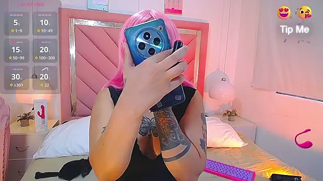 Snapshot of Dakota_Darkness chatting on 09/26/25, 01:18 Dakota Darkness online show from 09/26/25, 01:18