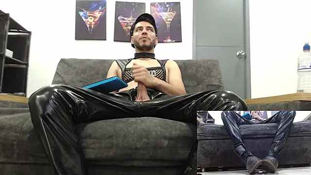 Snapshot of mackdaniels chatting on 10/29/25, 10:42 mackdaniels online show from 10/29/25, 10:42