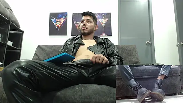 Snapshot of mackdaniels chatting on 11/24/25, 09:15 mackdaniels online show from 11/24/25, 09:15