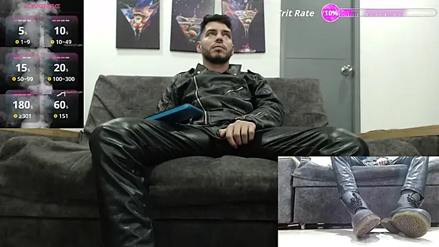 Snapshot of mackdaniels chatting on 10/28/25, 12:11 mackdaniels online show from 10/28/25, 12:11