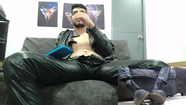 Snapshot of mackdaniels chatting on 11/27/25, 08:42 mackdaniels online show from 11/27/25, 08:42