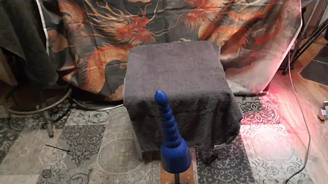 Snapshot of drieghe chatting on 11/22/25, 12:32 drieghe online show from 11/22/25, 12:32