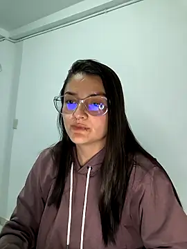 Coralinne   online show from 04/21/26, 01:07