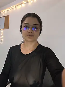 Coralinne   online show from 05/27/26, 01:04