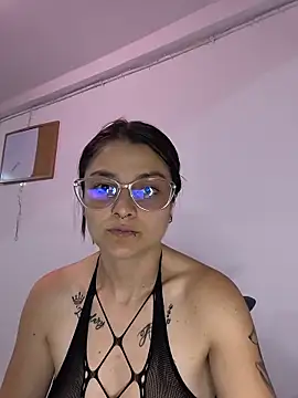 Coralinne   online show from 05/22/26, 01:03